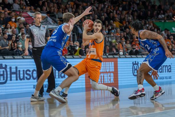 履行国家队 履行国家队