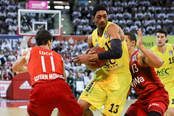 帮助球队扩 帮助球队扩