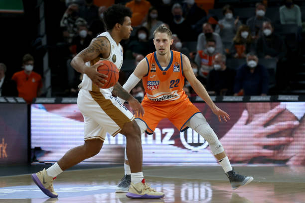 发展具有深 发展具有深